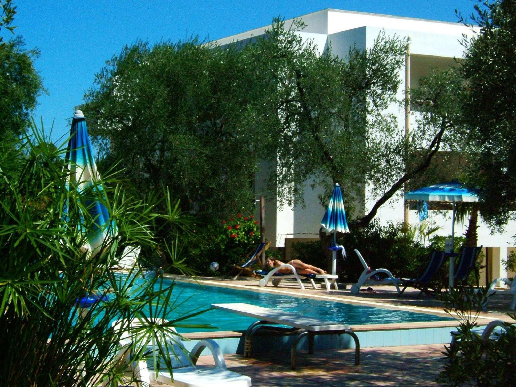 Residence Baia Del Gallo Vieste Exterior foto